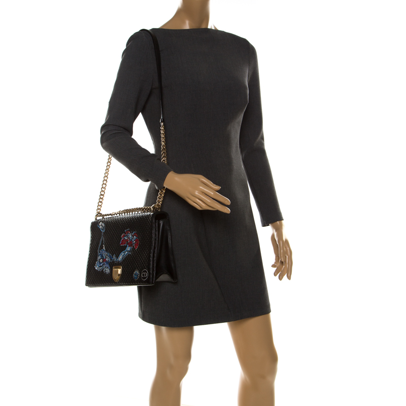 

Dior Black Leather Embroidered Diorama Flap Shoulder Bag