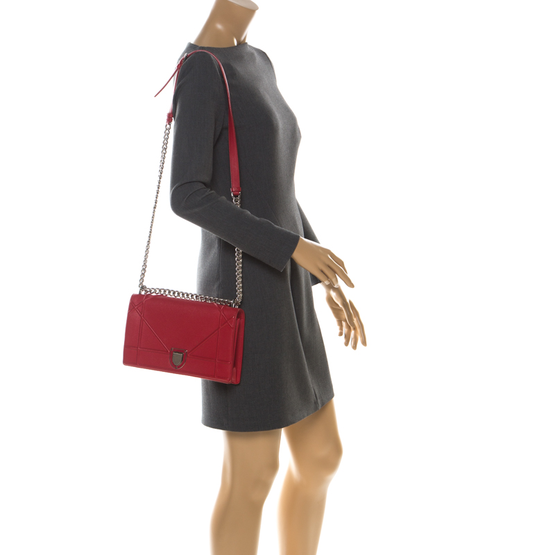 

Dior Red Leather Medium Diorama Shoulder Bag