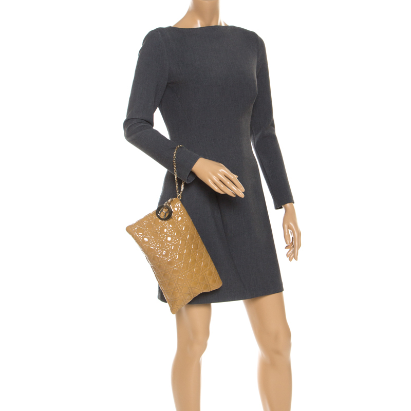 

Dior Beige Cannage Patent Panarea Clutch