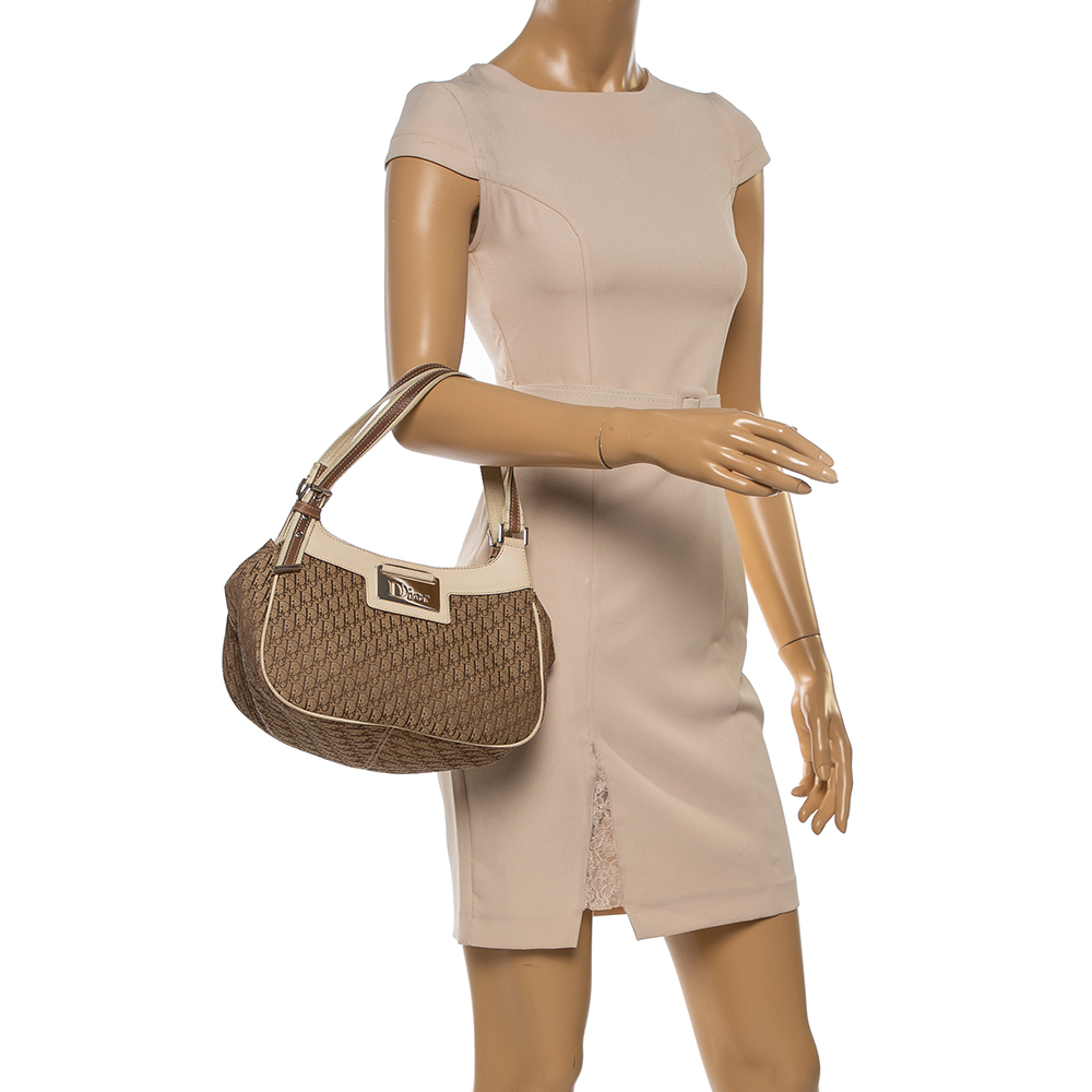 

Dior Beige Oblique Canvas and Leather Logo Plaque Shoulder Bag
