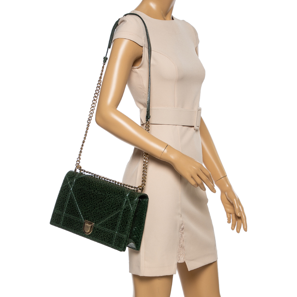 

Dior Green Ceramic Effect Patent Leather Large Diorama Flap Shoulder Bag
