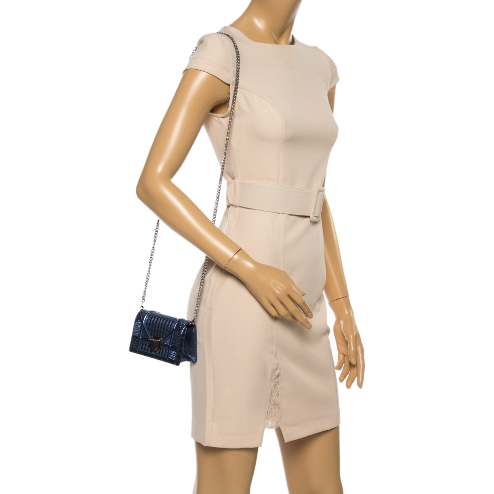 

Dior Blue Micro Cannage Patent Leather Baby Diorama Crossbody Bag