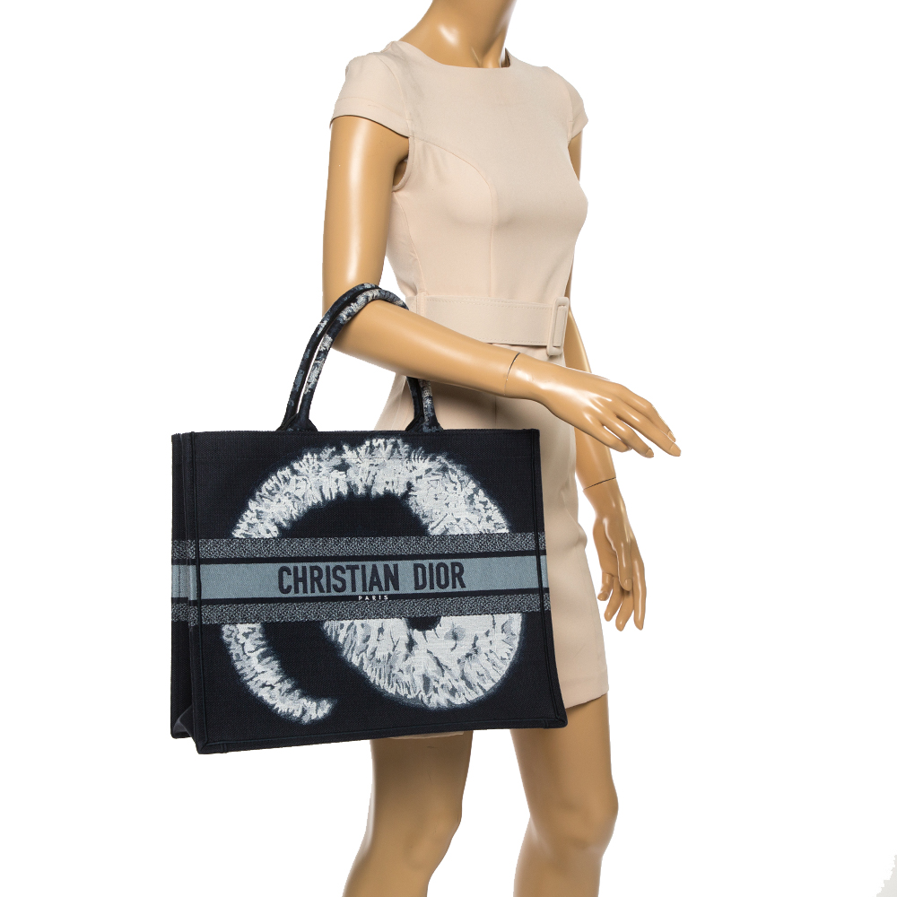 

Dior Blue/White Canvas Tie Dye Book Tote