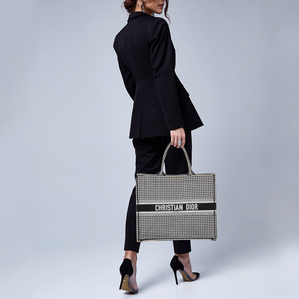 

Dior Black/White Canvas Book Tote