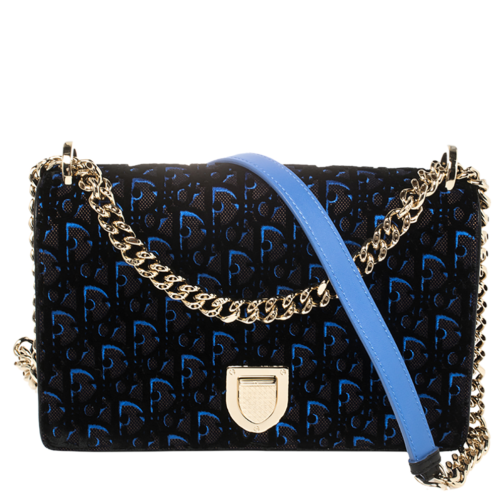Click to view more detailed imagery on our partner's website Pre-owned Dior Ama Flap Shoulder Bag In Black