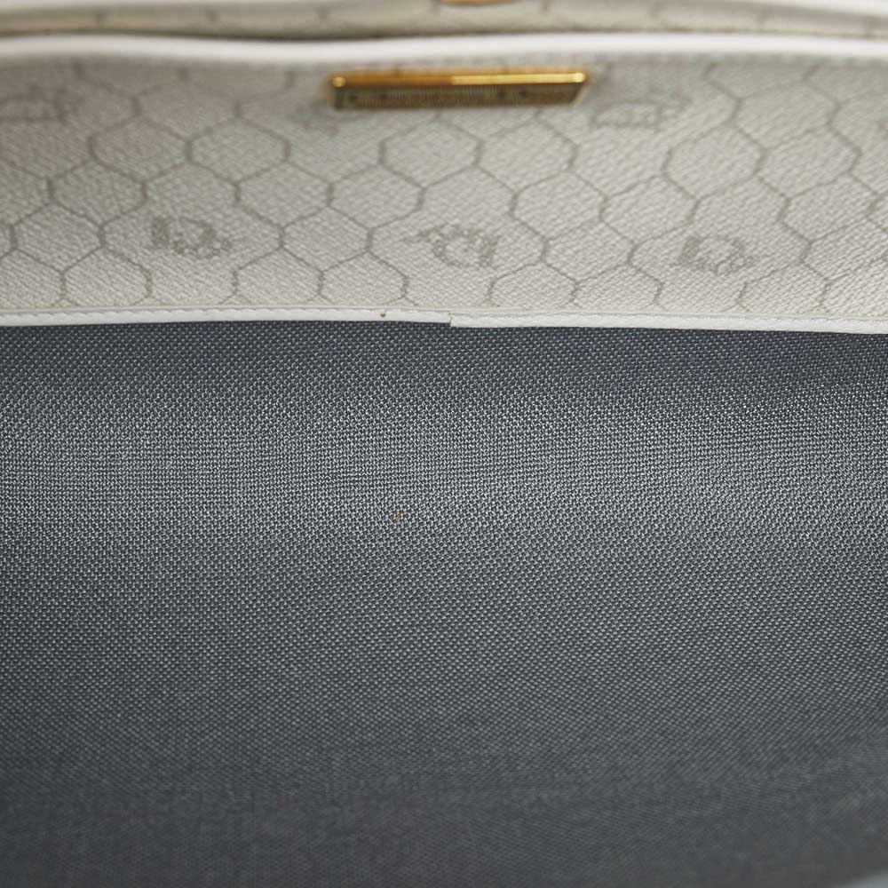 

Dior White/Grey Canvas Honeycomb Clutch