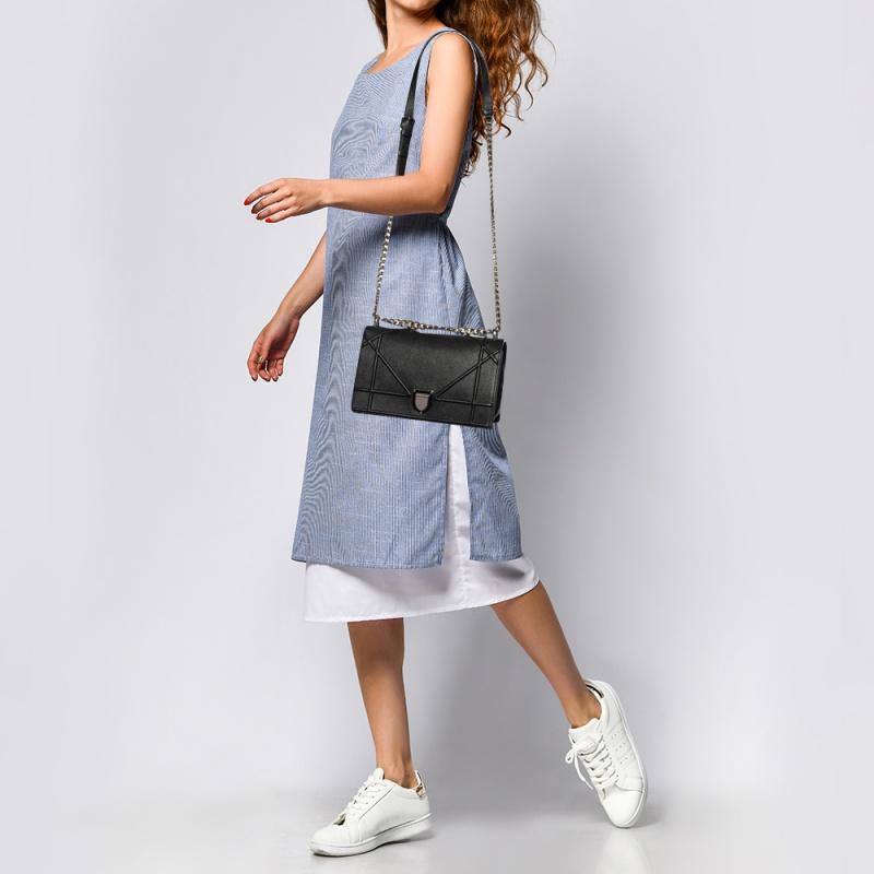

Dior Black Leather  Diorama Flap Shoulder Bag
