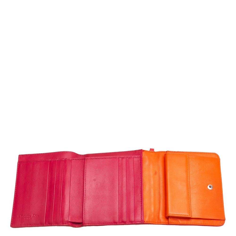 

Dior Red Cannage Leather Wallet