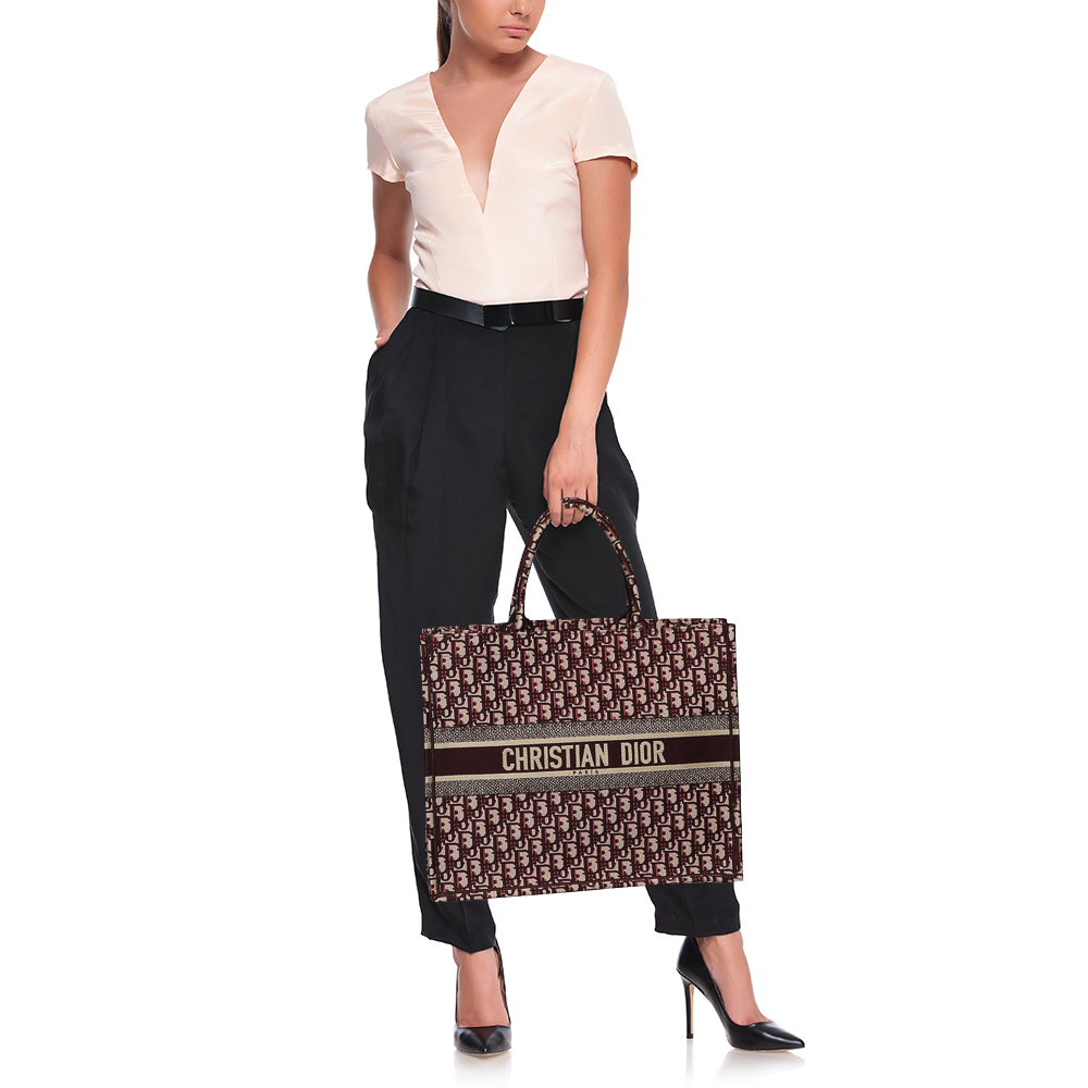 

Dior Burgundy Oblique Canvas Book Tote