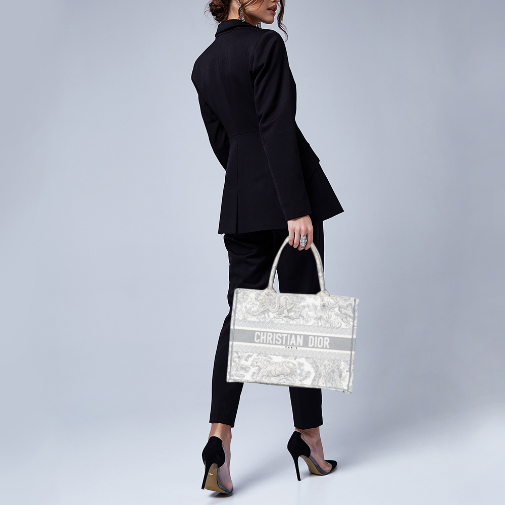 

Dior White/Grey Embroidered Canvas Toile de Jouy Book Tote