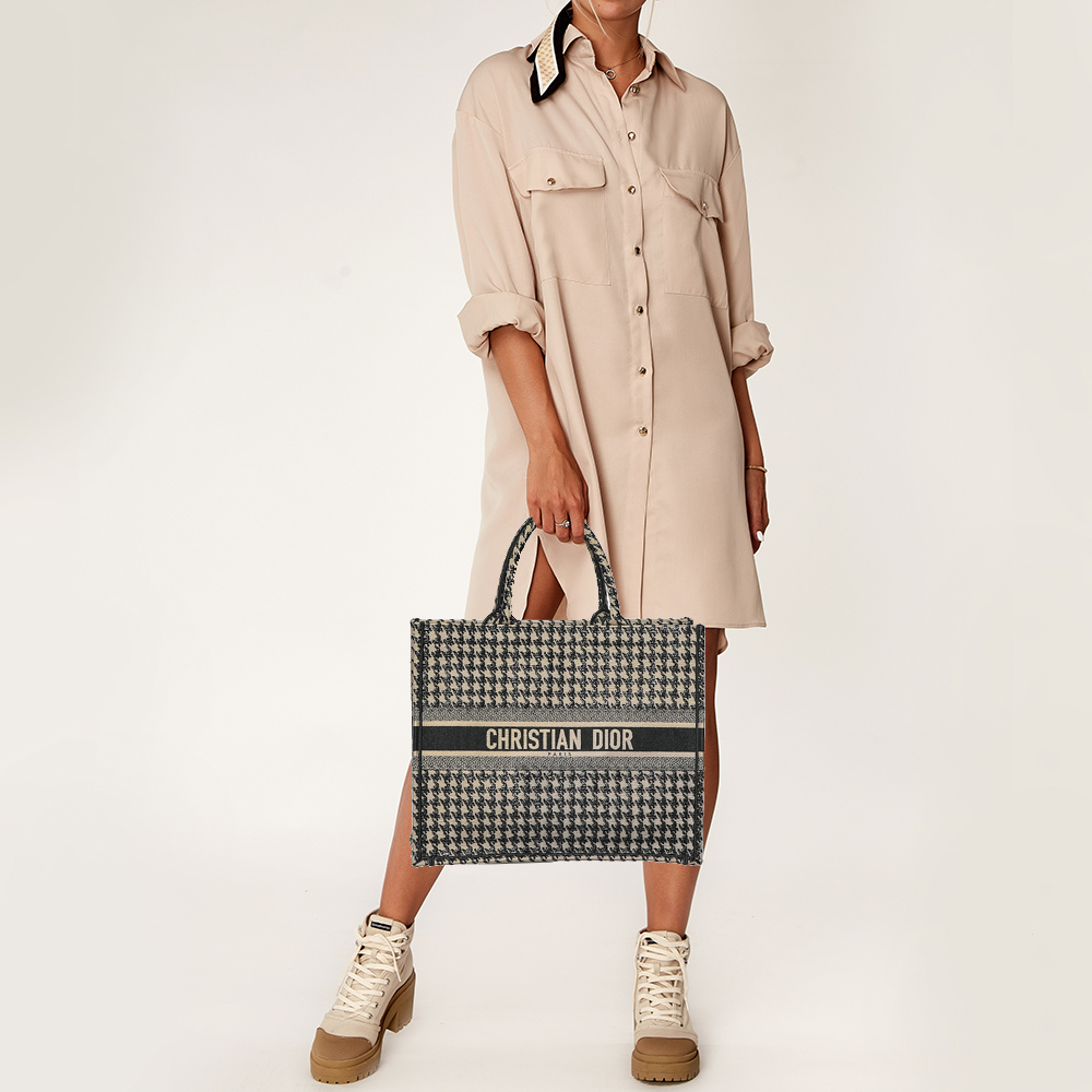 

Dior Black/Beige Canvas Houndstooth Embroidered Book Tote