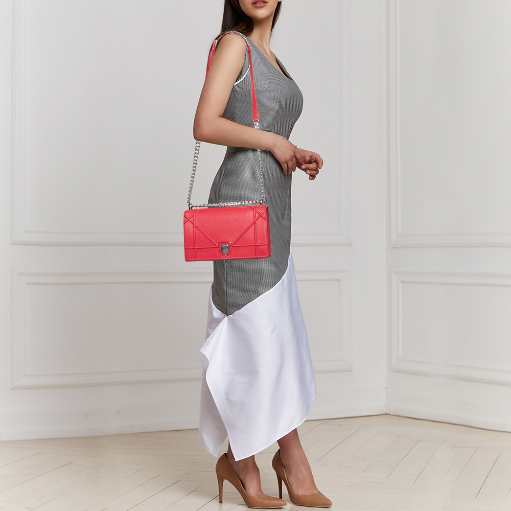 

Dior Red Leather Medium Diorama Flap Shoulder Bag