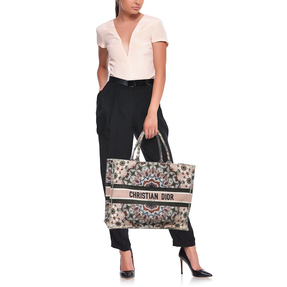 

Dior Multicolor KaleiDioroscopic Embordered Canvas Large Book Tote