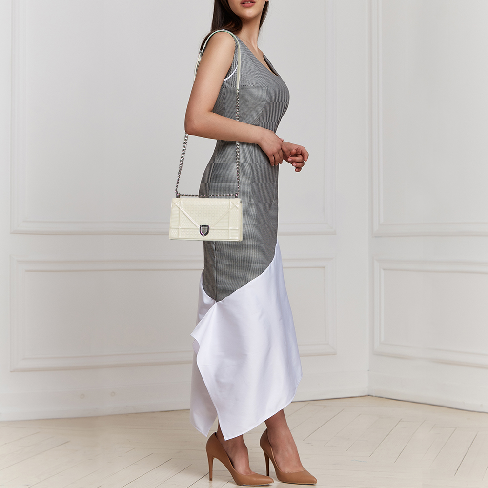 

Dior White Leather Diorama Shoulder Bag
