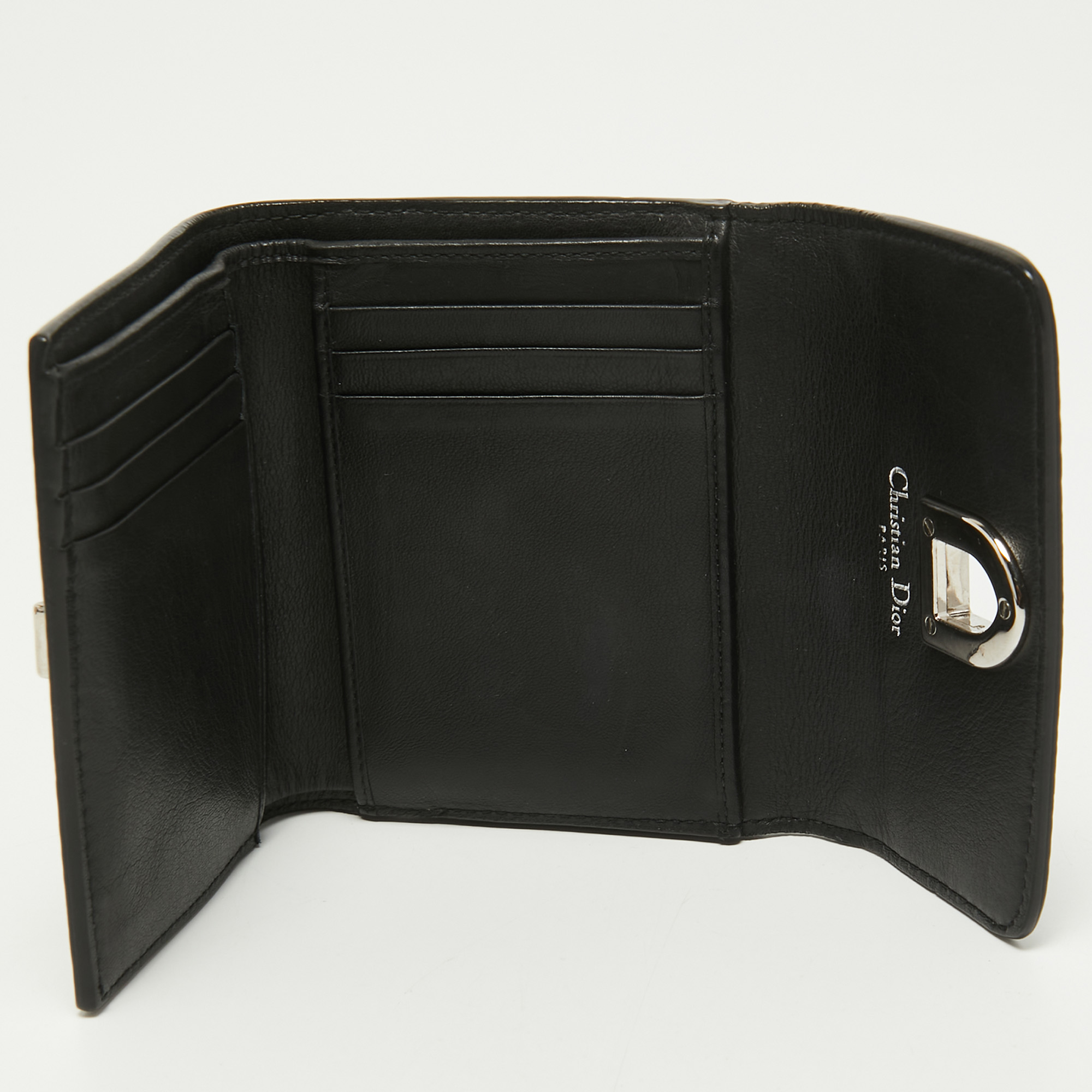 

Dior Black Leather Diorama Trifold Wallet