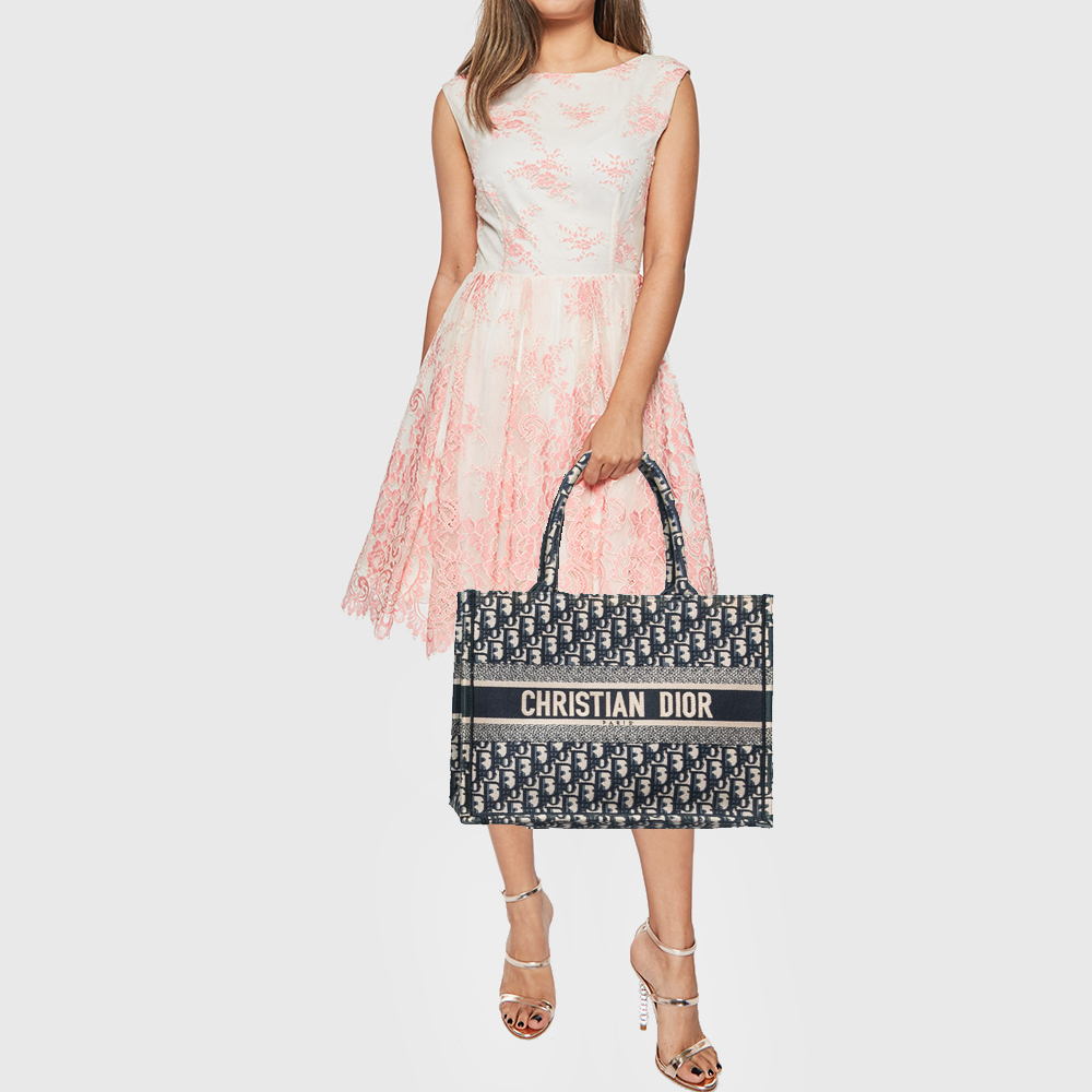 

Dior Navy Blue Oblique Embroidered Canvas Medium Book Tote