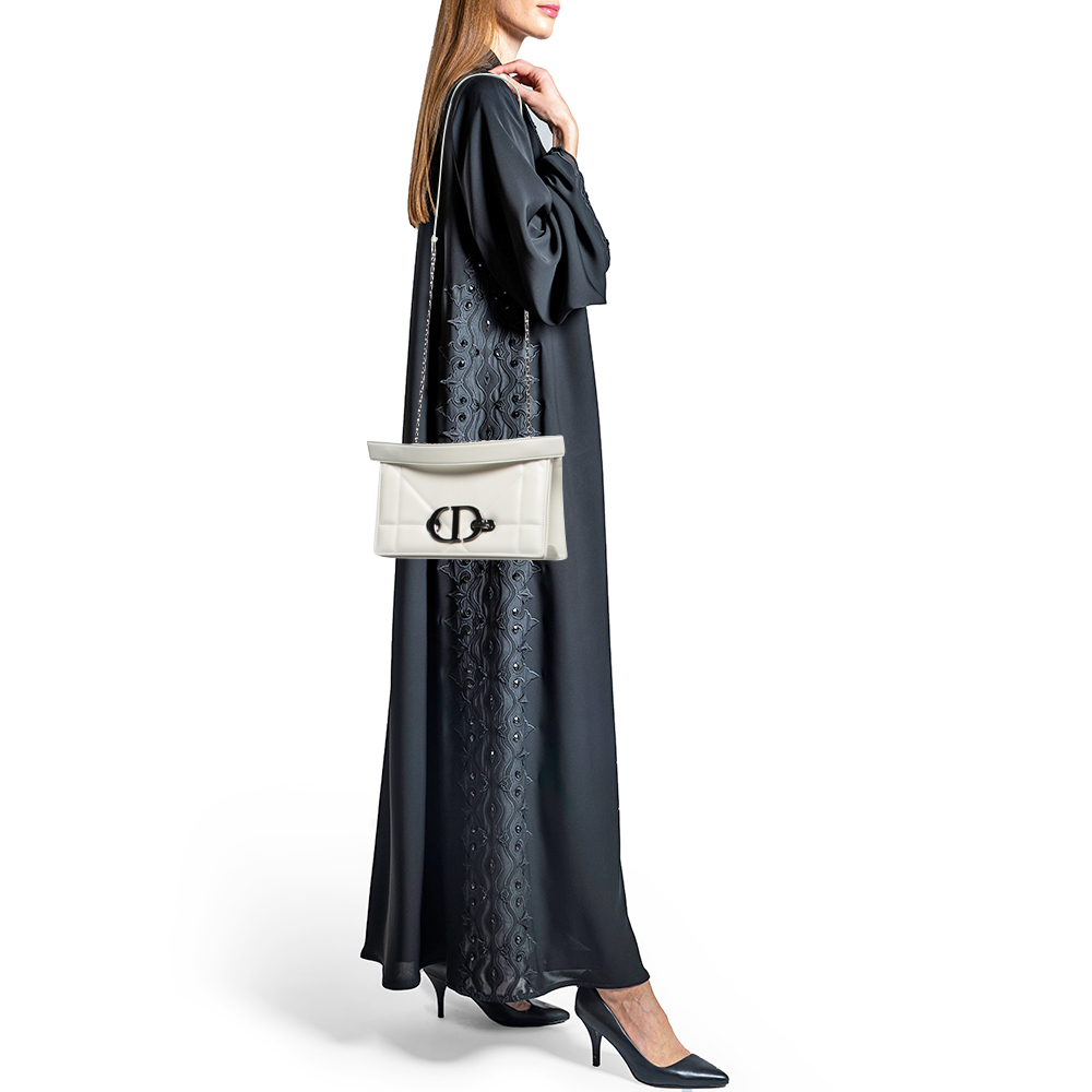 

Dior Off White Leather 30 Montaigne Chain Top Handle Bag