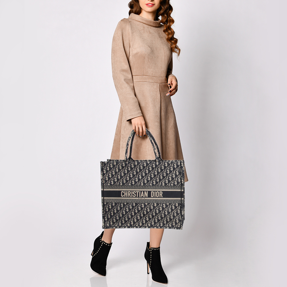 

Dior Navy Blue Oblique Embroidered Canvas  Book Tote