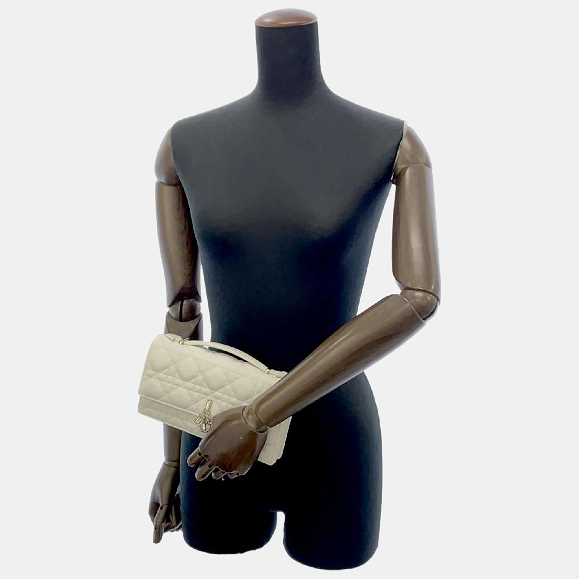 

Dior White Leather  Miss Dior Shoulder Bag
