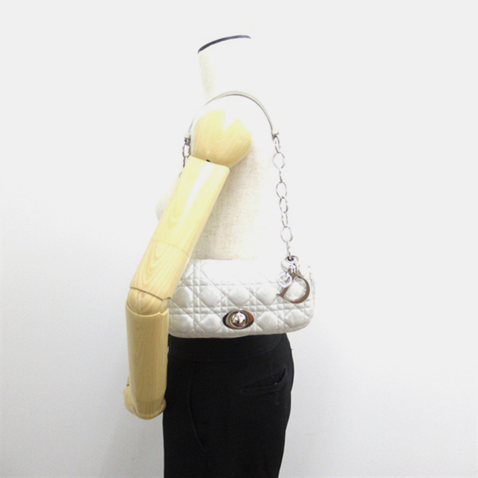 

Dior Silver Cannage Leather Rendezvous Shoulder Bag
