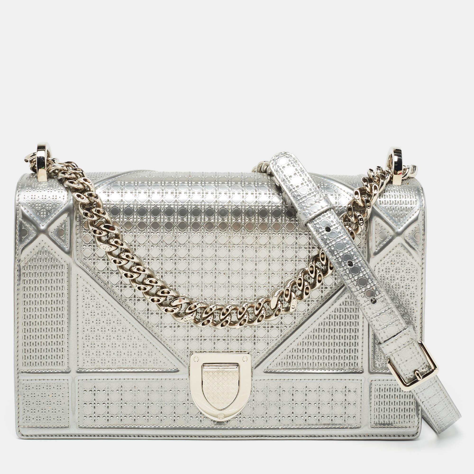 

Dior Silver Micro Cannage Patent Leather  Diorama Shoulder Bag