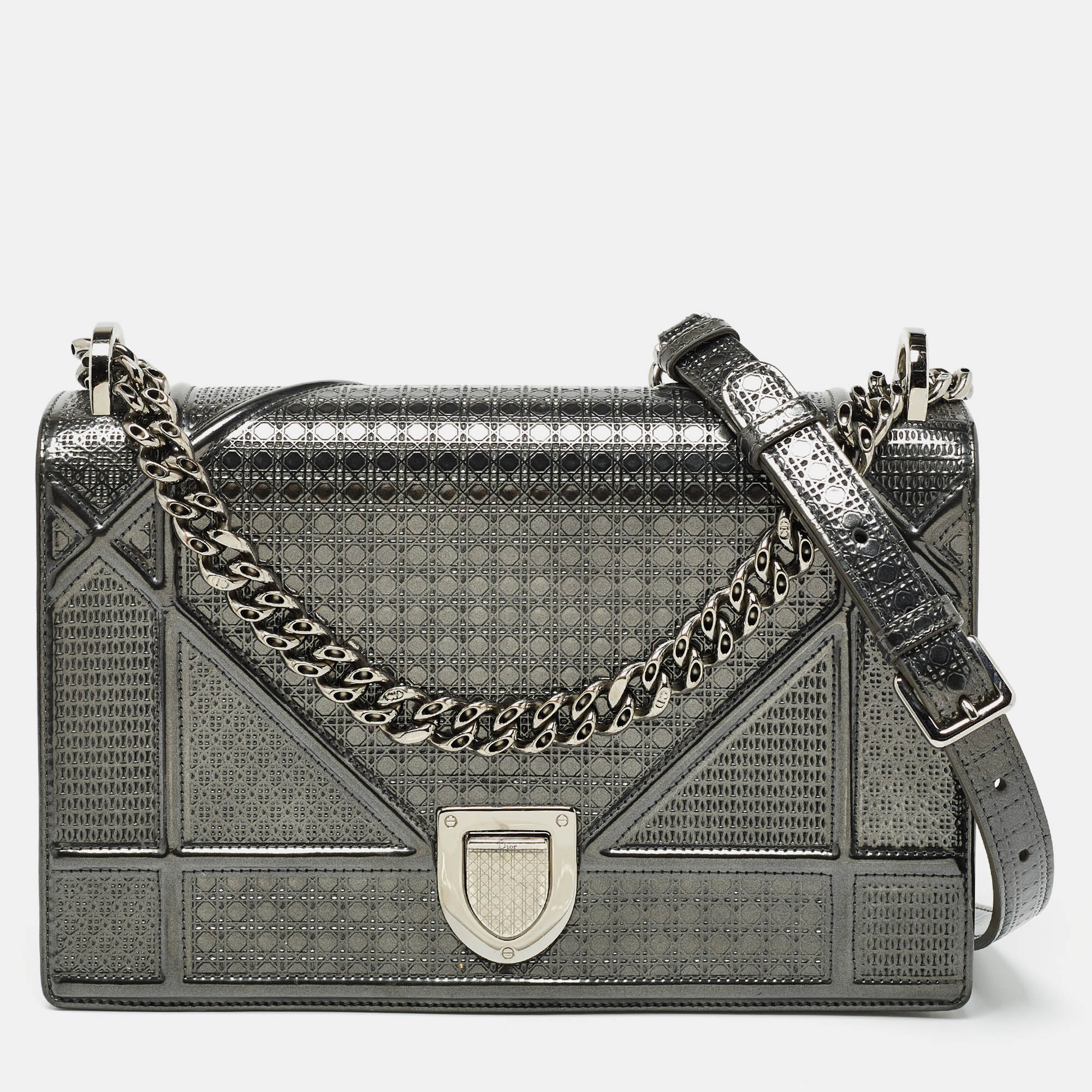 

Dior Grey Patent Leather  Diorama Shoulder Bag