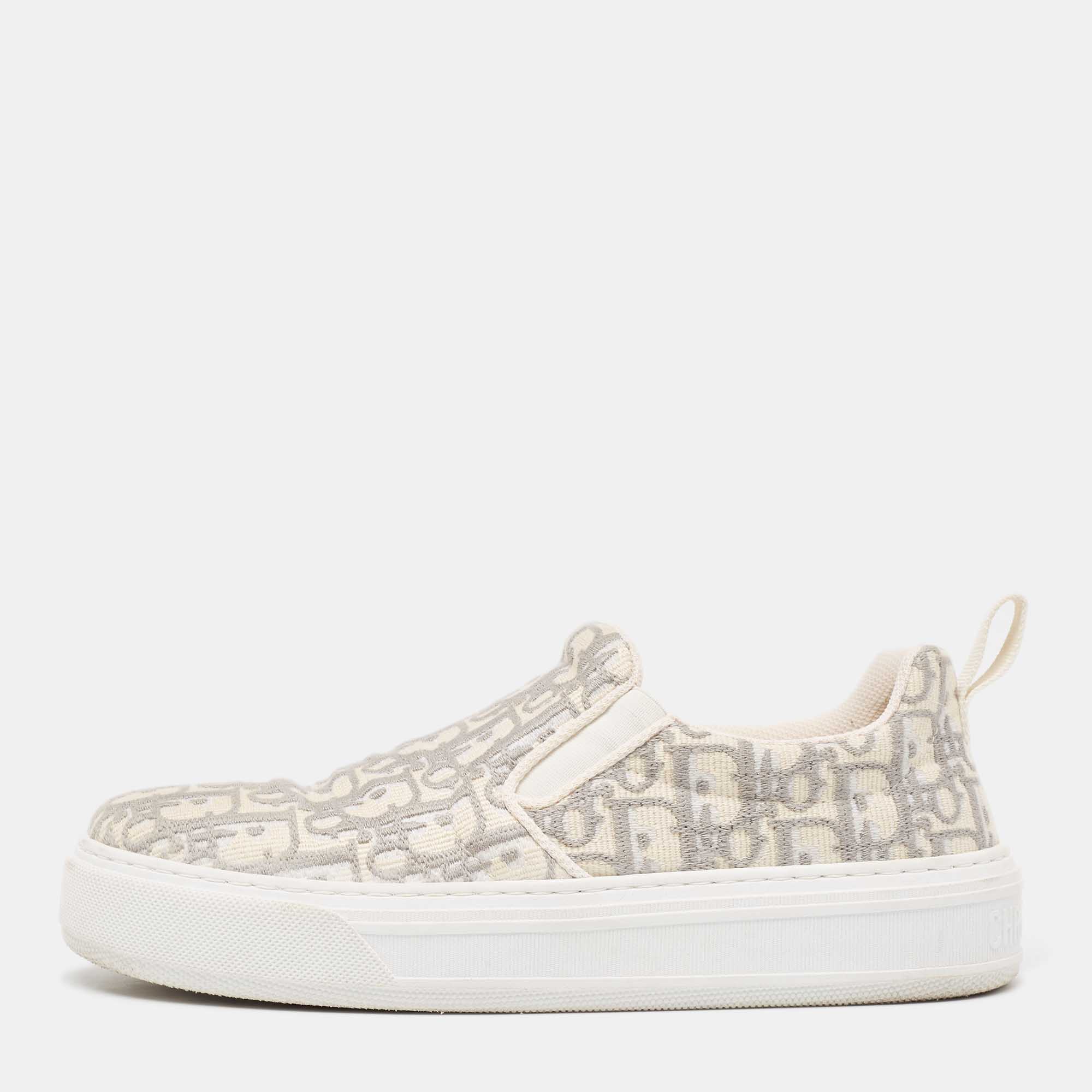 

Dior White/Grey Oblique Embroidered Canvas Solar Sneakers Size