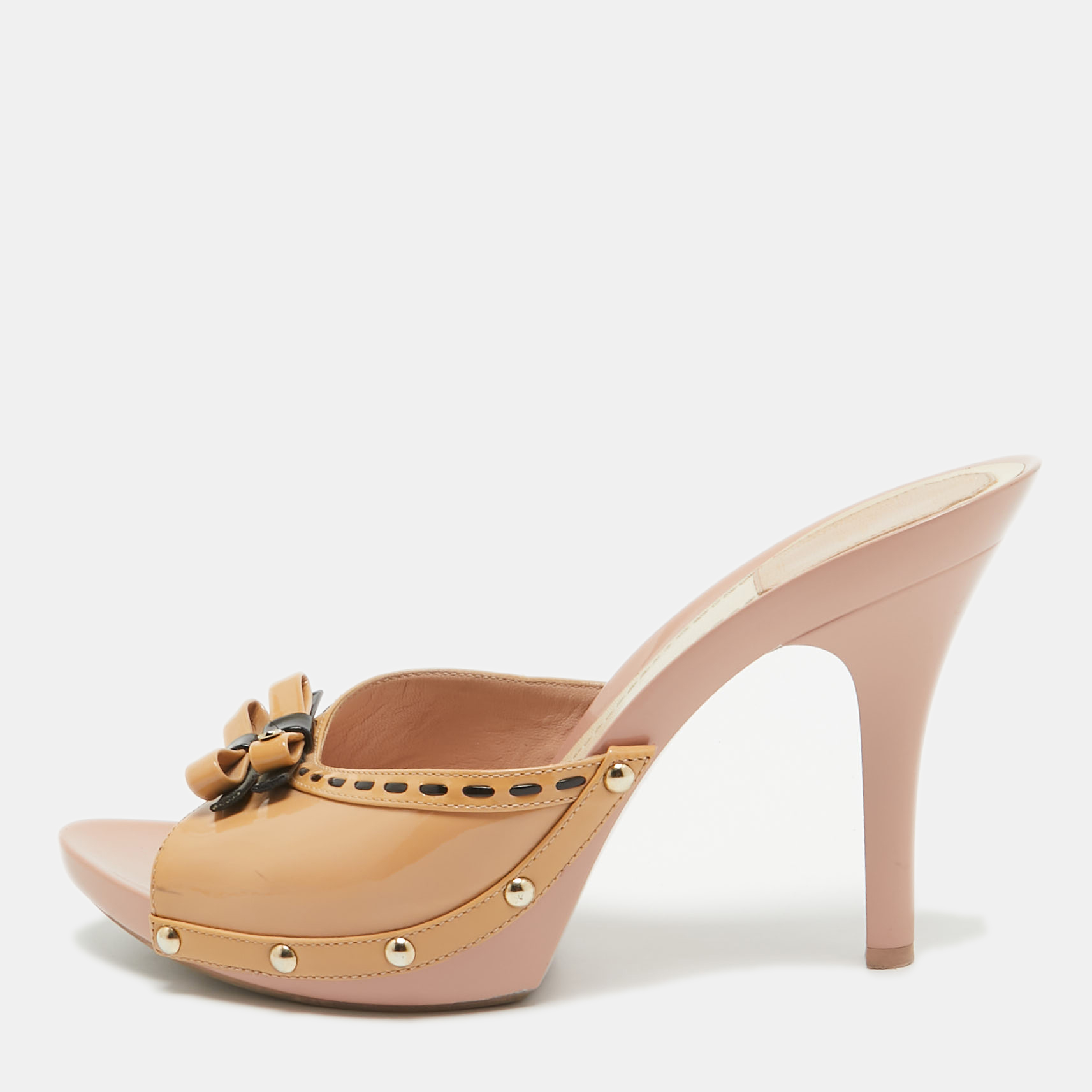 

Dior Beige Patent Leather Bow Peep Toe Sandals Size