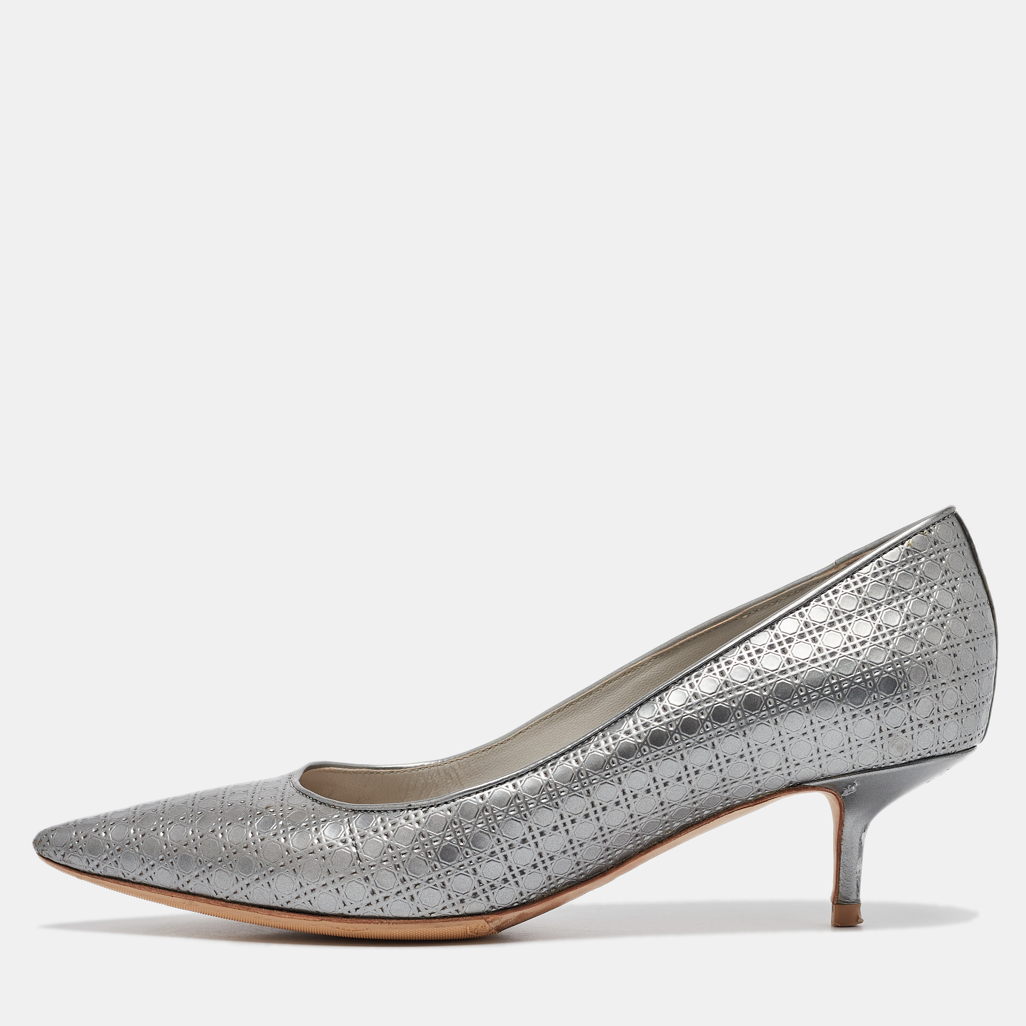 

Dior Silver Cannage Patent Pointed Toe Pumps Size