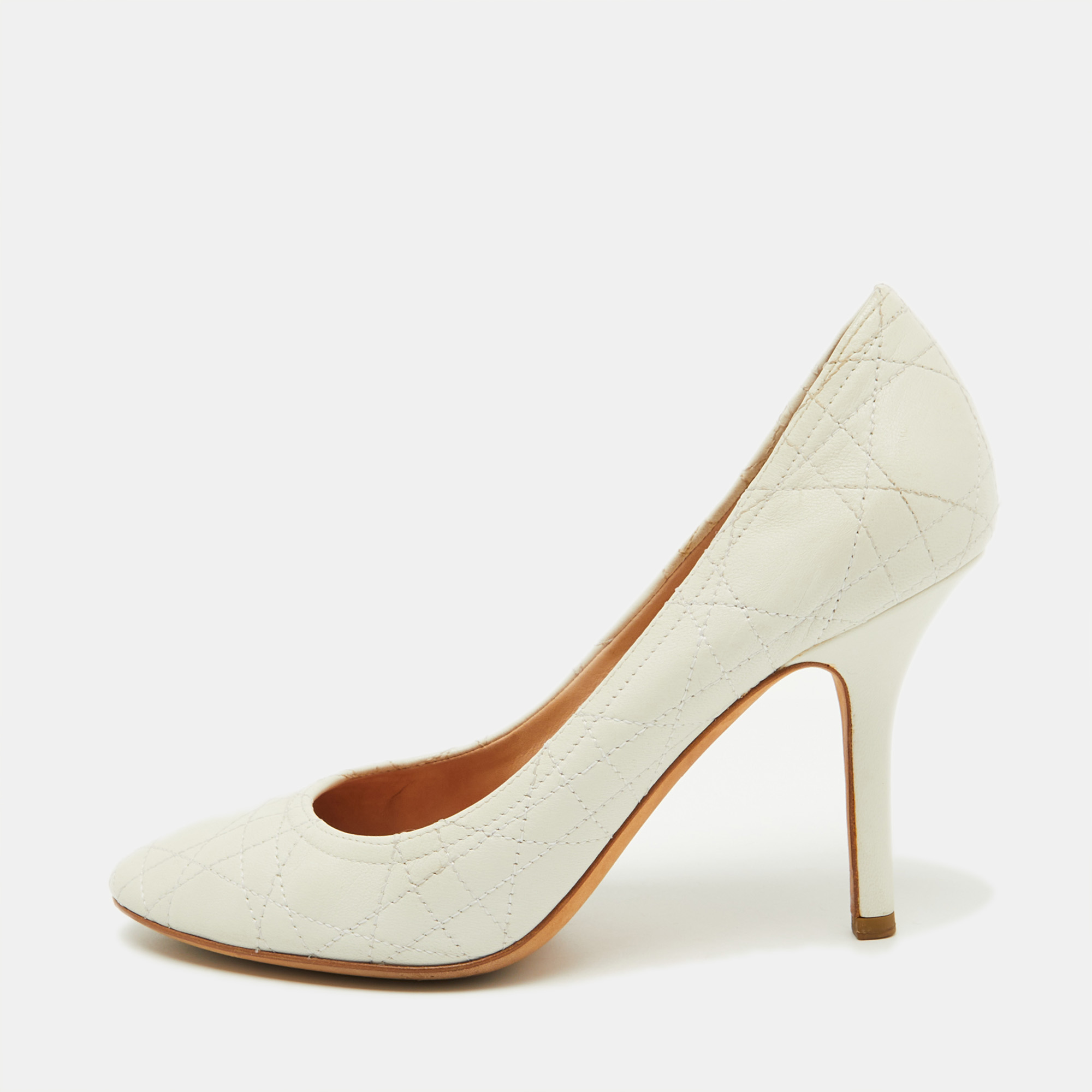 

Dior White Cannage Leather Pumps Size