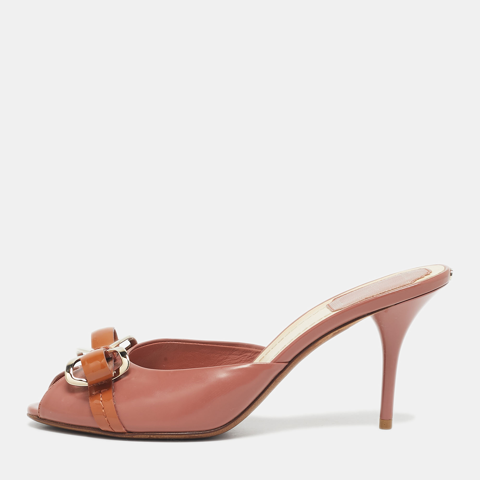 

Dior Beige Patent Leather Bow Peep Toe Slide Sandals Size