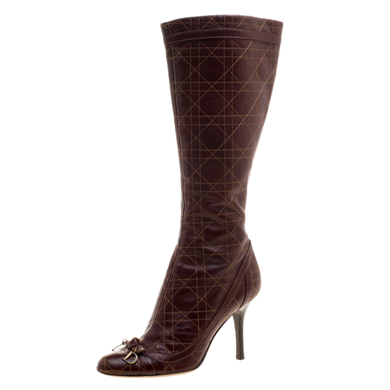 مملوكة مسبقًا Dior Brown Quilted Cannage Leather Logo Charm Knee High Boots Size 36.5