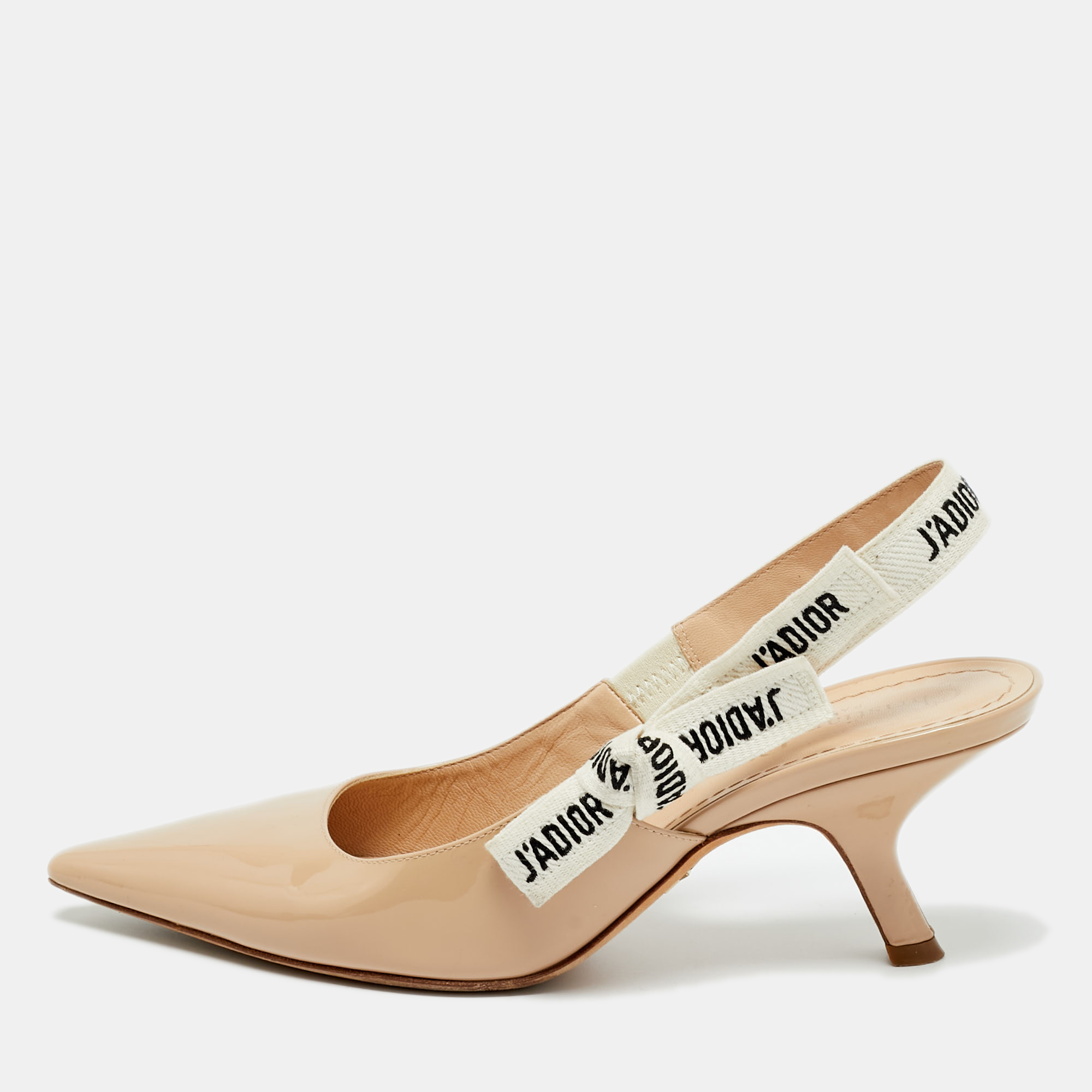 Click to view more detailed imagery on our partner's website Pre-owned Dior Beige Fabric And Patent Leather J'a Pumps Size 37.5 In Sand
