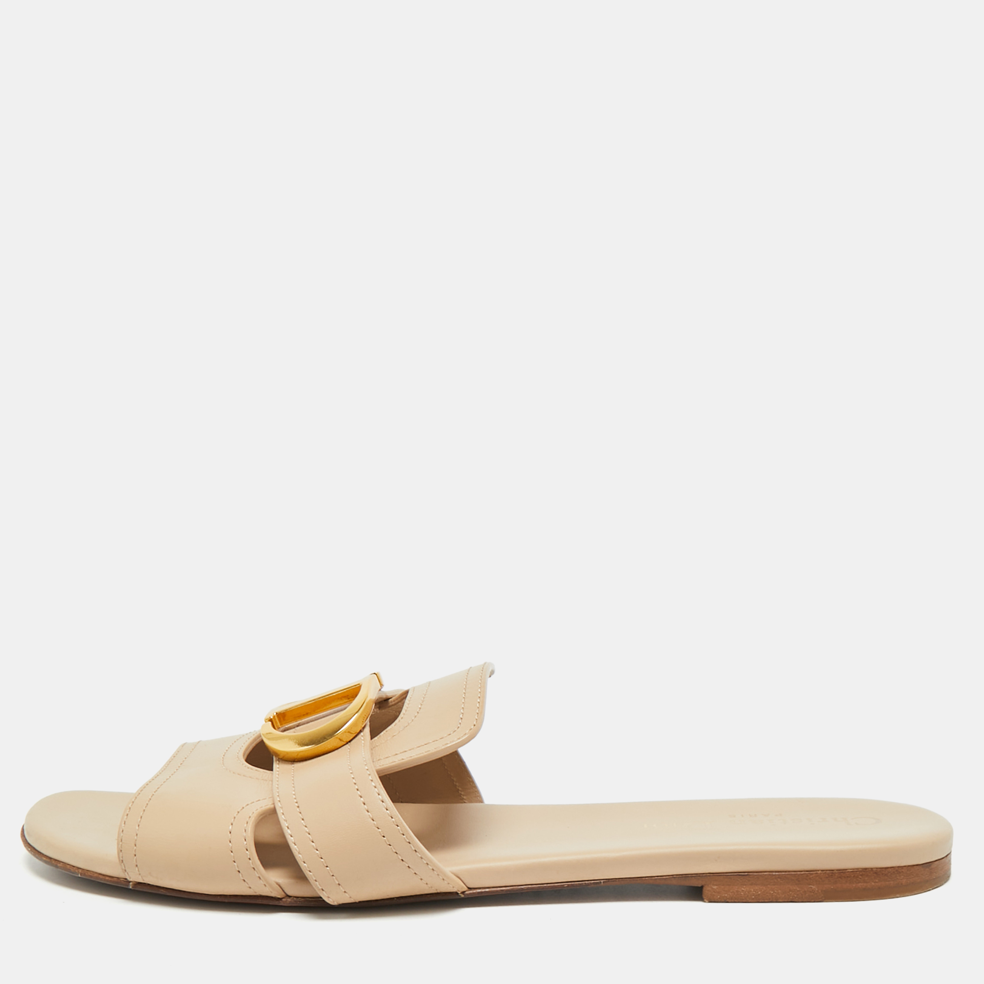 

Dior 30 Montaigne Size  Beige Leather Flat Sandals
