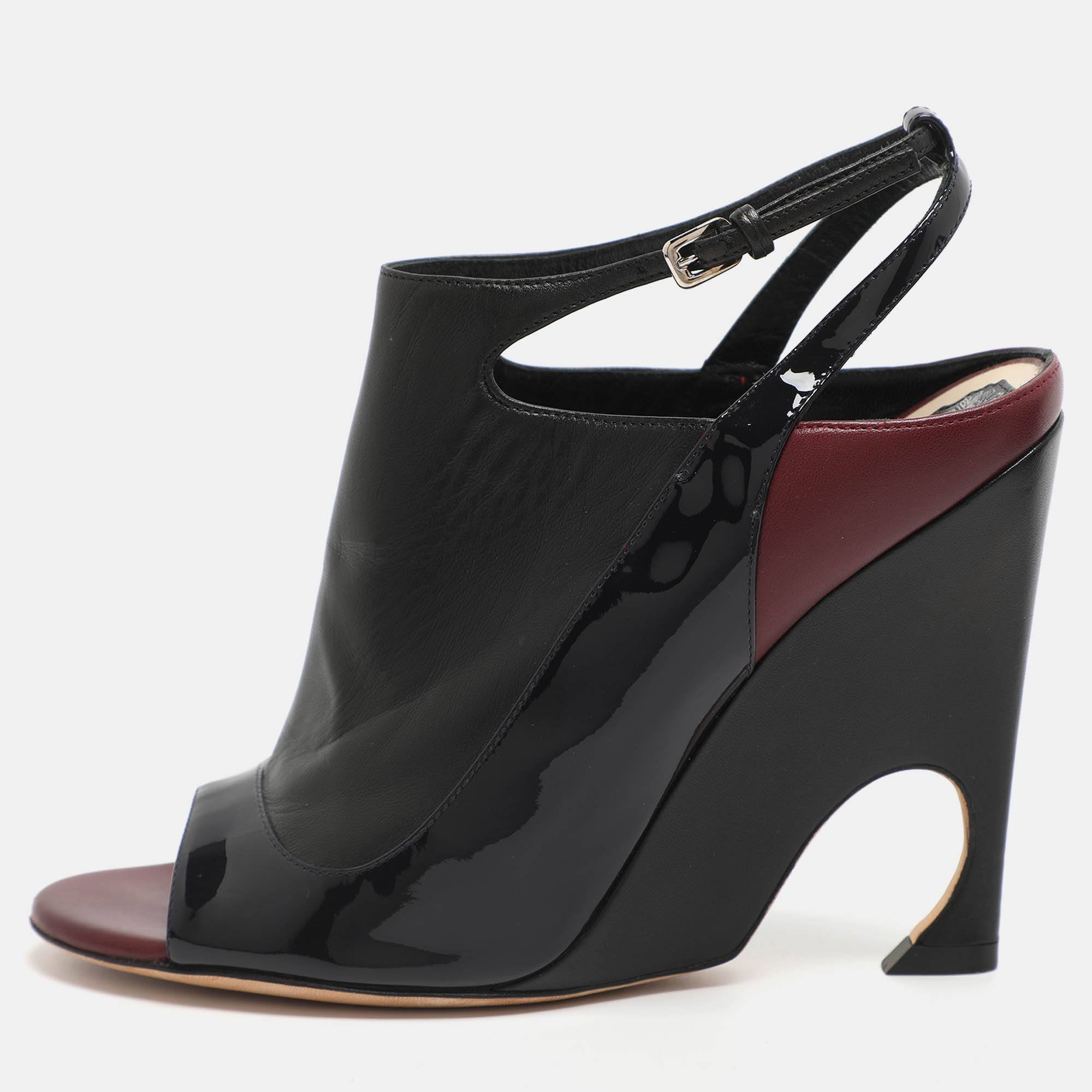 

Dior Size 37.5 Black Patent Leather Wedge Slingback Sandals
