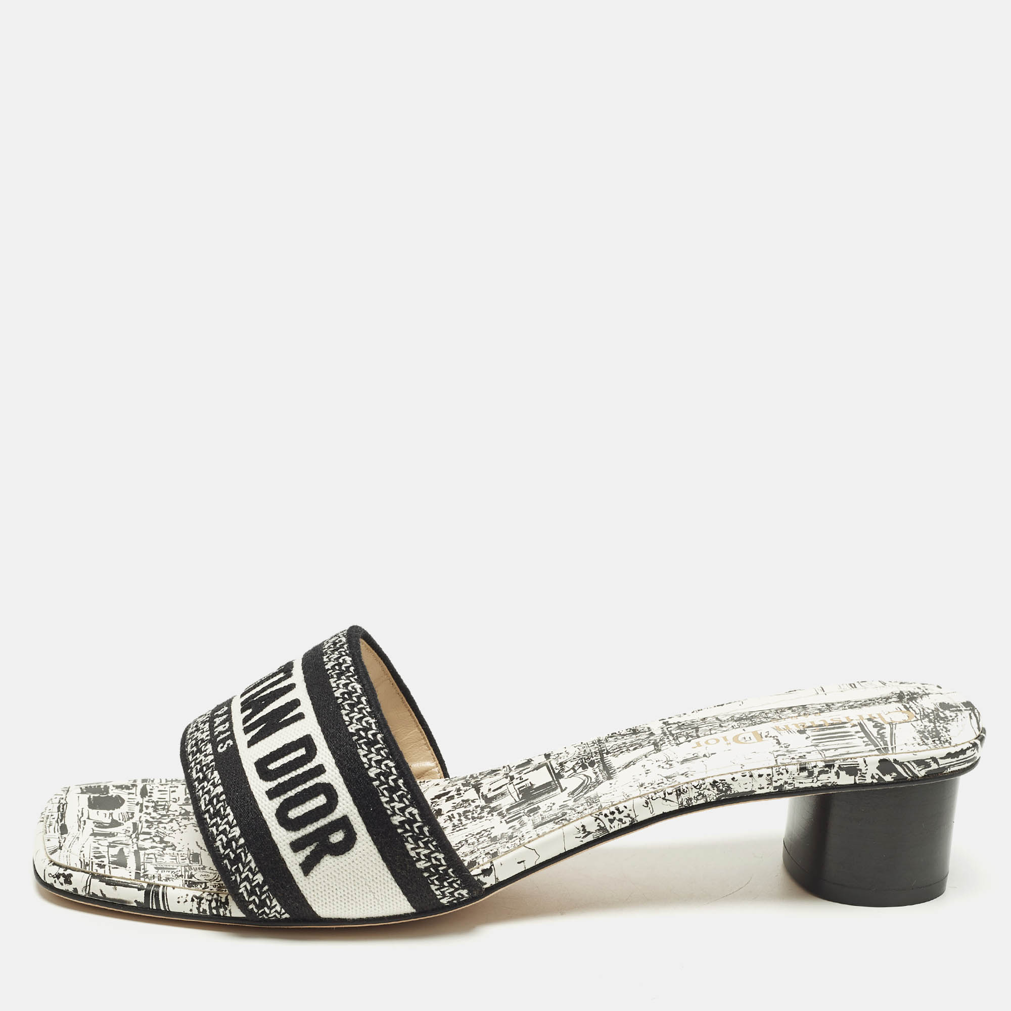 

Dior Dway Size  White/Black Embroidered Canvas Slide Sandals