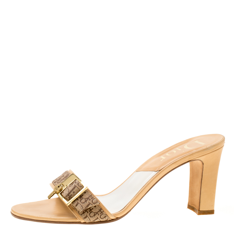 

Dior Brown Monogram Canvas Buckle Detail Slides Sandals Size