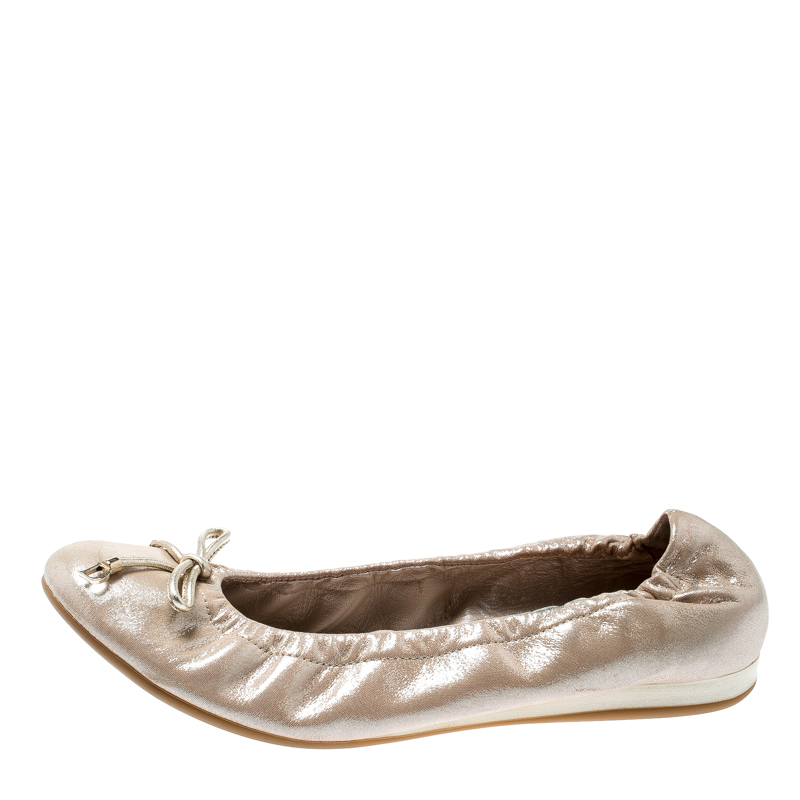 

Dior Metallic Gold Iridescent Leather Bow Detail Scrunch Flats Size