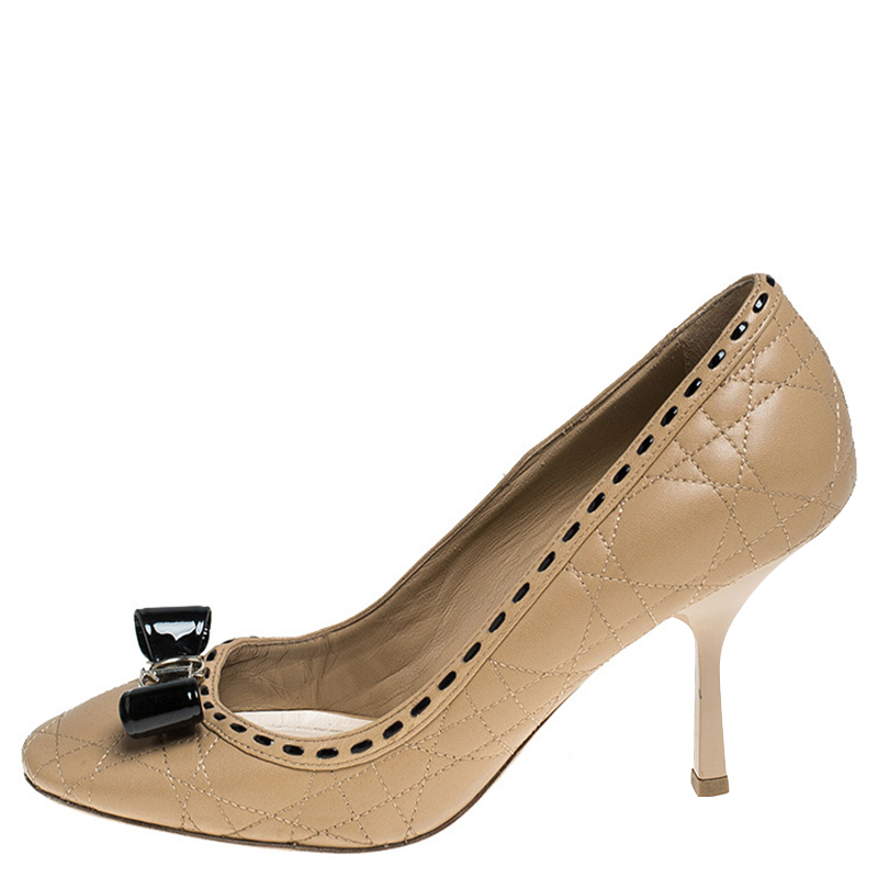 

Dior Beige Quilted Leather Bow Pumps Size
