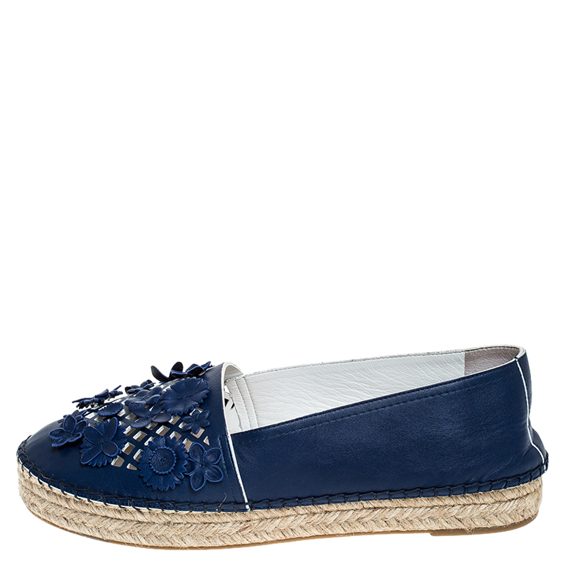 

Dior Navy Blue Laser Cut Leather Flower Applique Espadrille Flats Size