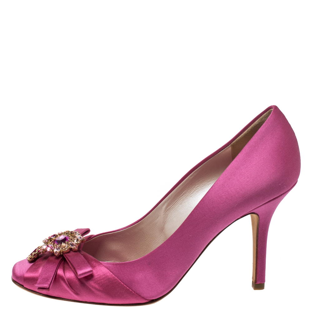 

Dior Pink Satin Crystal Embellished Bow Square Toe Pumps Size