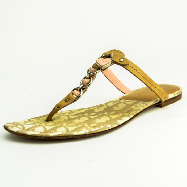 مملوكة مسبقًا Christian Dior Beige Romantique Thong Flat Sandals Size 36