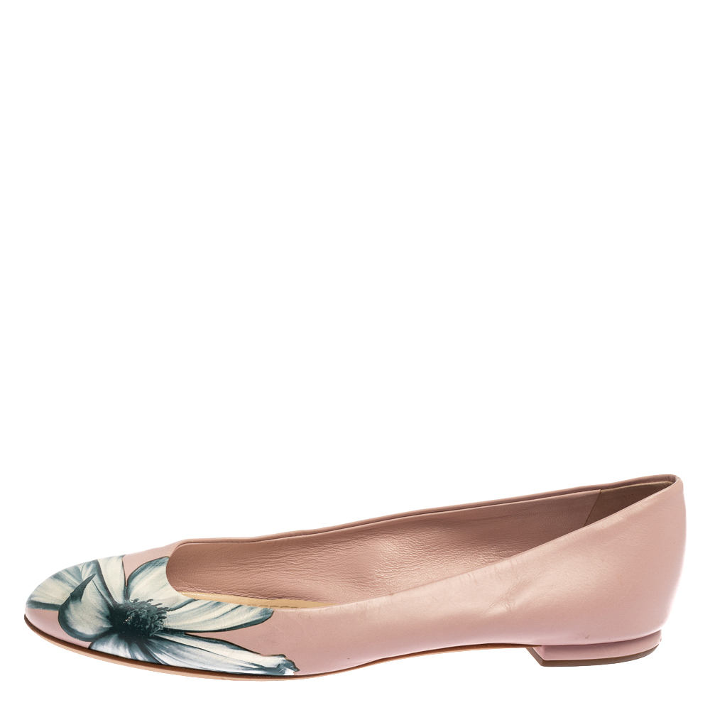 

Dior Pink Floral Print Leather Ballet Flats Size