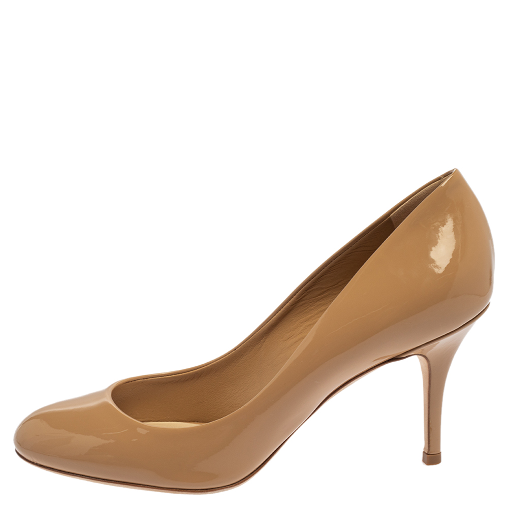 

Dior Beige Patent Leather Round Toe Pumps Size