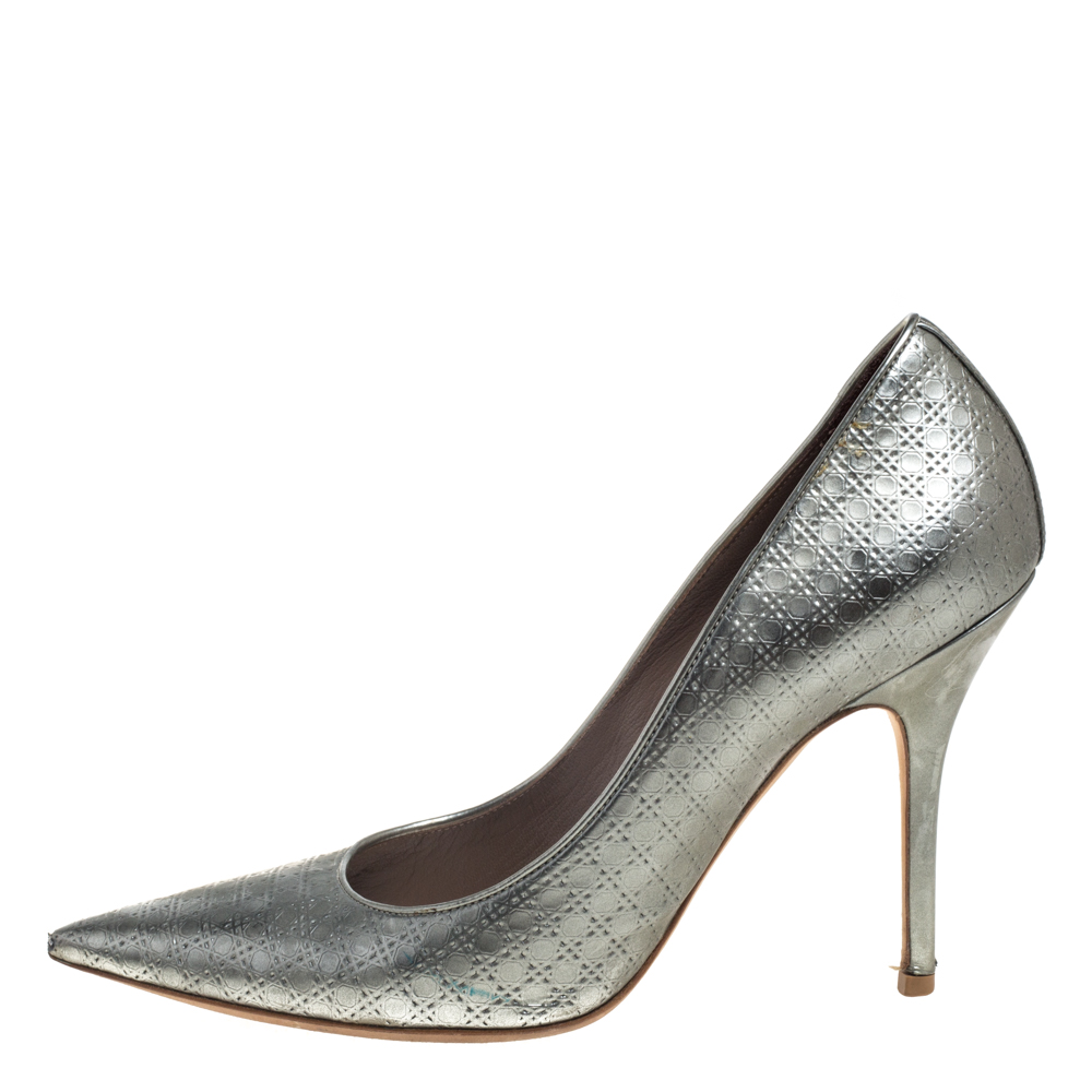 

Dior Silver Leather Cannage Pumps Size, Metallic