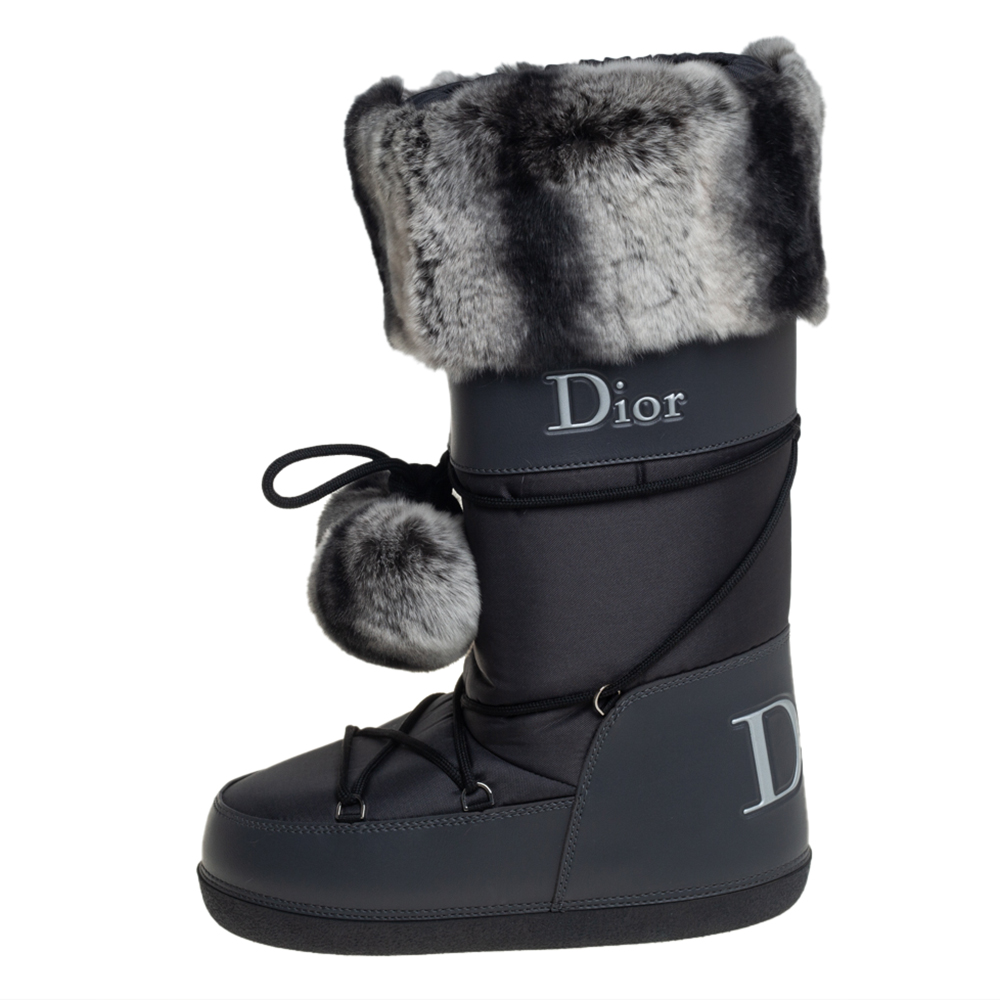 

Dior Grey/Black Fur And Fabric Moon Boots Size