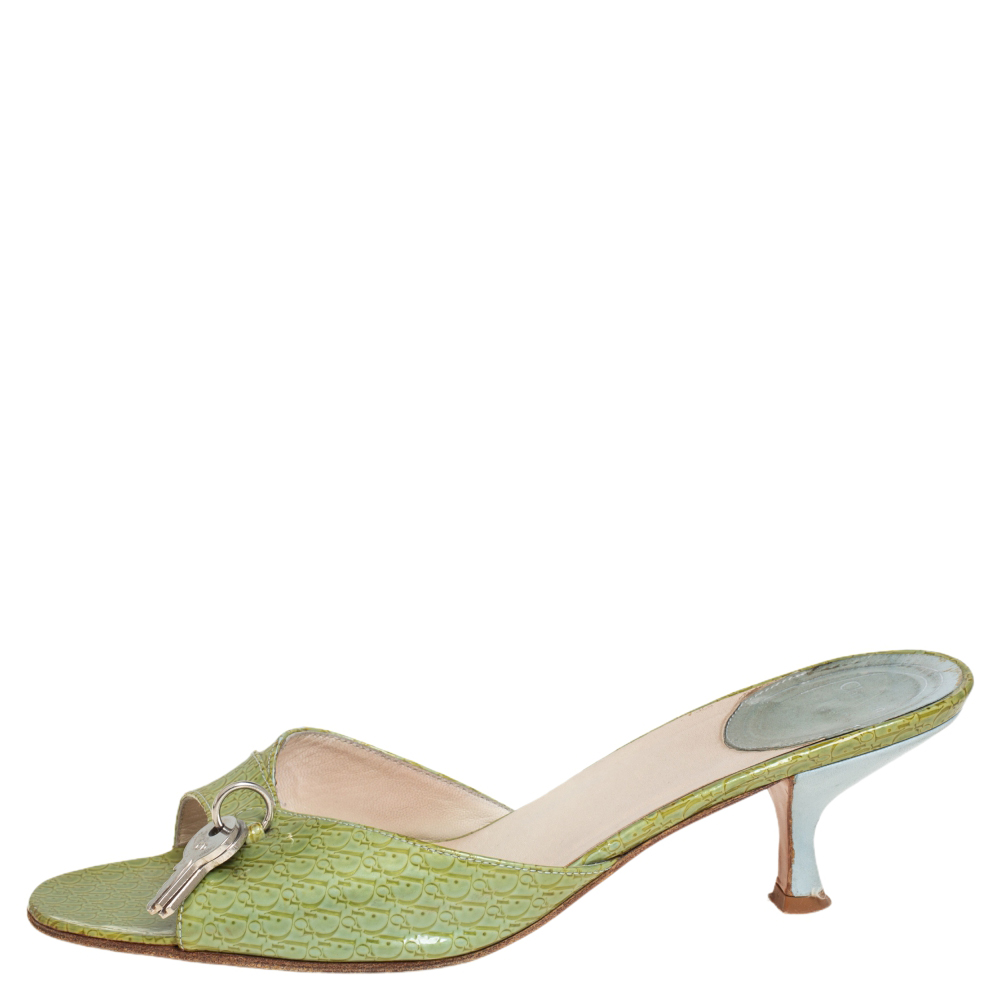 

Dior Green Monogram Patent Leather Lock and Key Open Toe Slide Mules Size