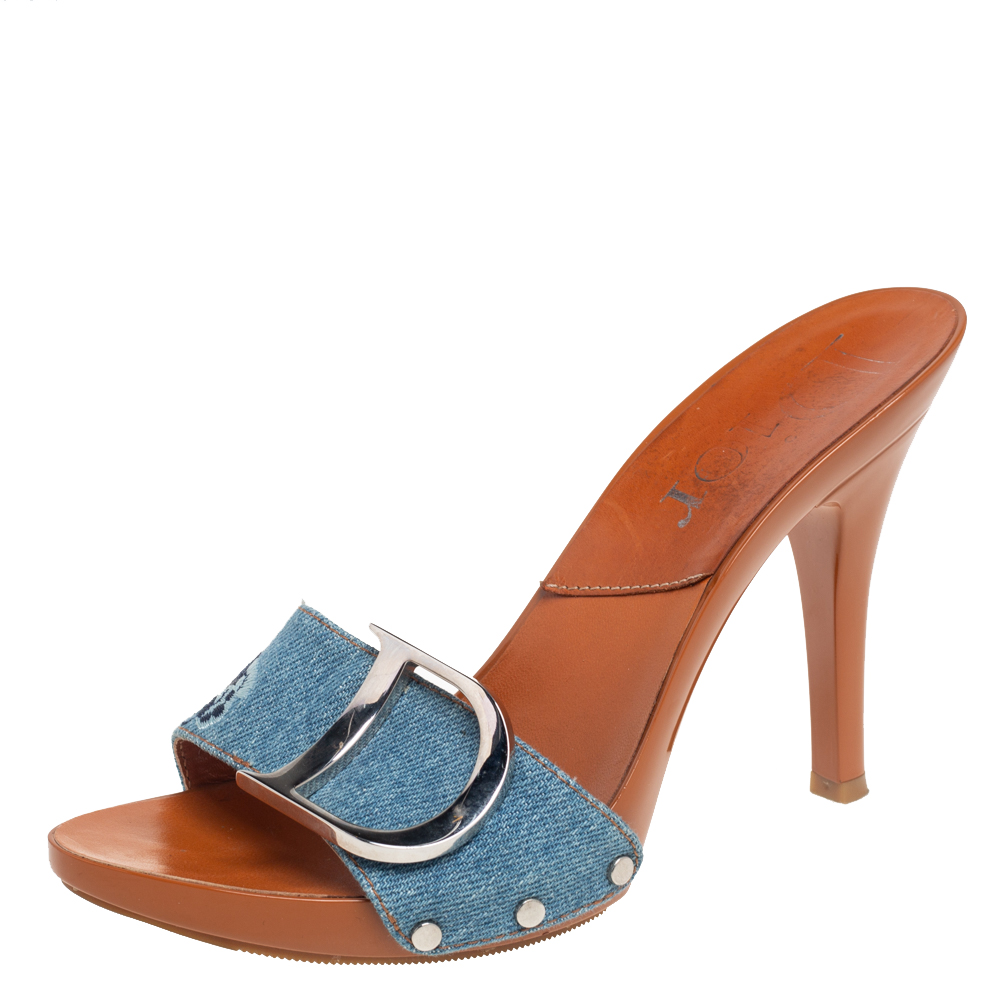 Click to view more detailed imagery on our partner's website Pre-owned Dior Light Wash Denim Butterfly Embroidery Clog Slide Sandals Size 36 In Blue