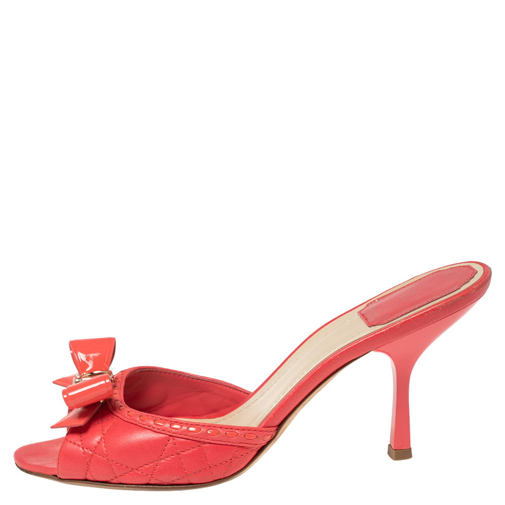 

Dior Red Quilted Leather Bow Chain Detail Open Toe Sandals Size