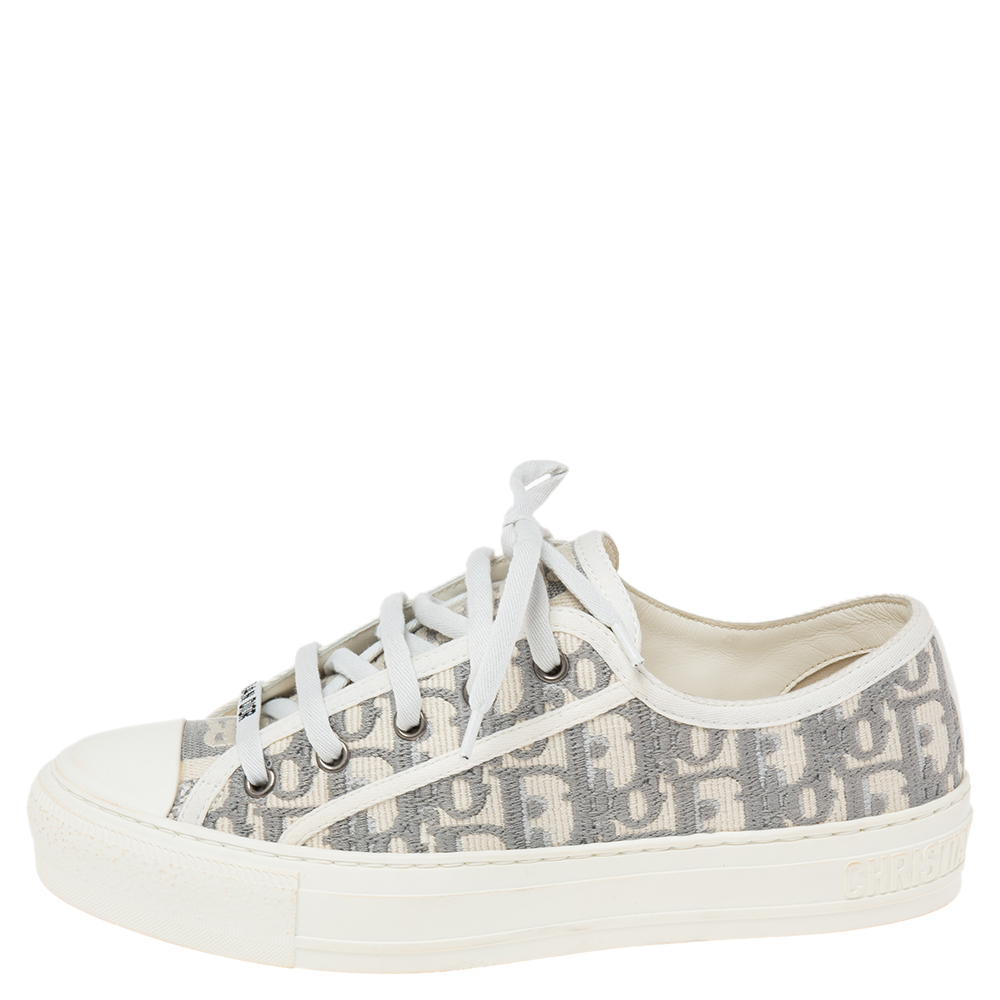 

Dior White Oblique Embroidered Canvas Walk'N'Dior Low Top Sneakers Size